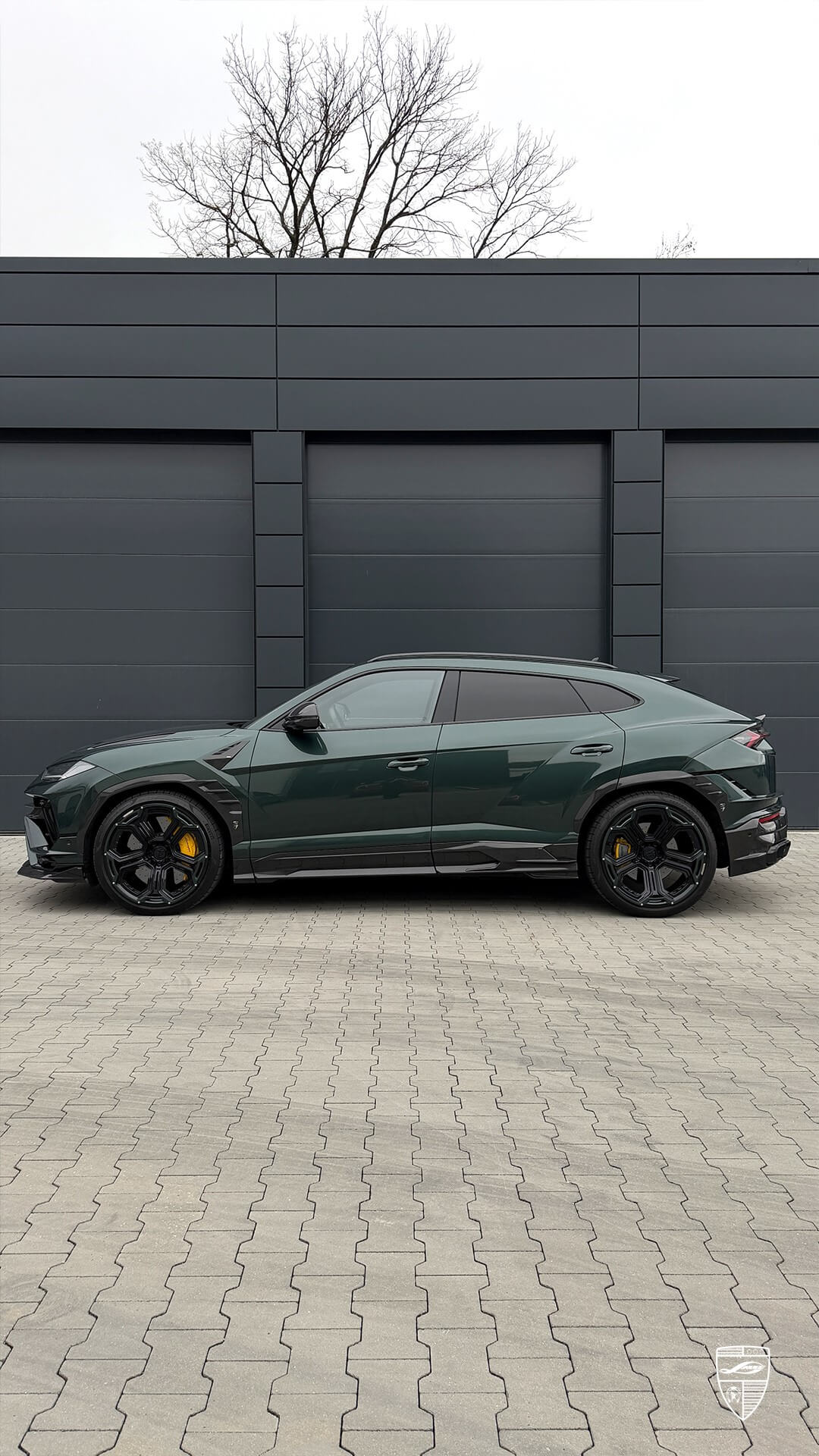 ONE URUS. ZERO COMPROMISE